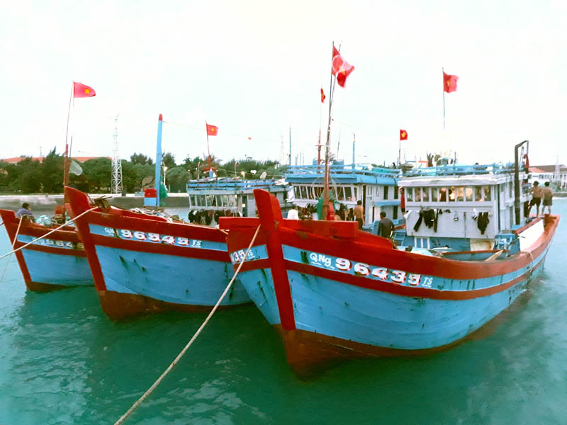 Gần 800 ngư dân vào âu tàu, làng chài để tránh trú bão số 9